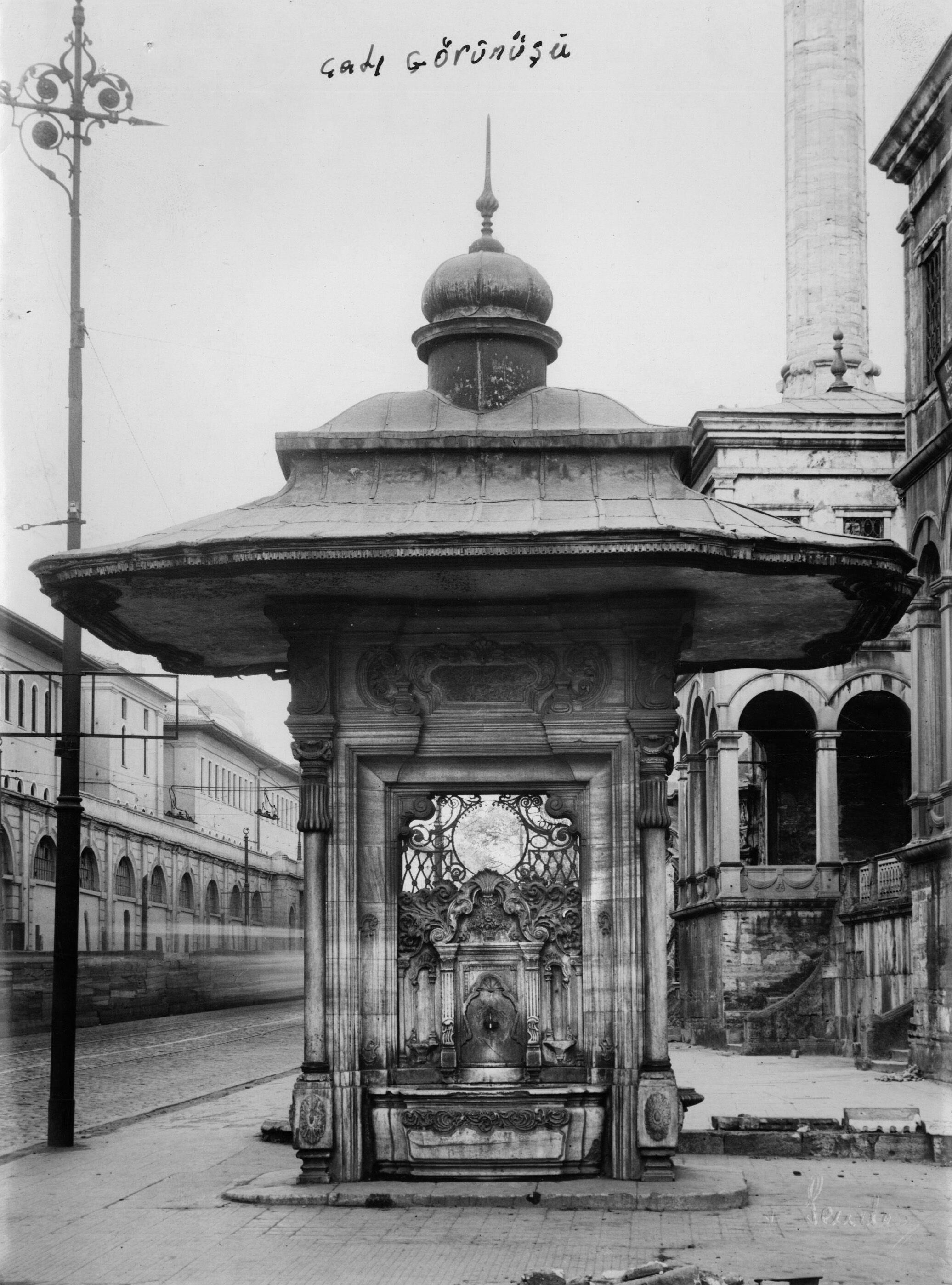 The view of Maçka Fountain in front of Nusretiye Mosque, its original location