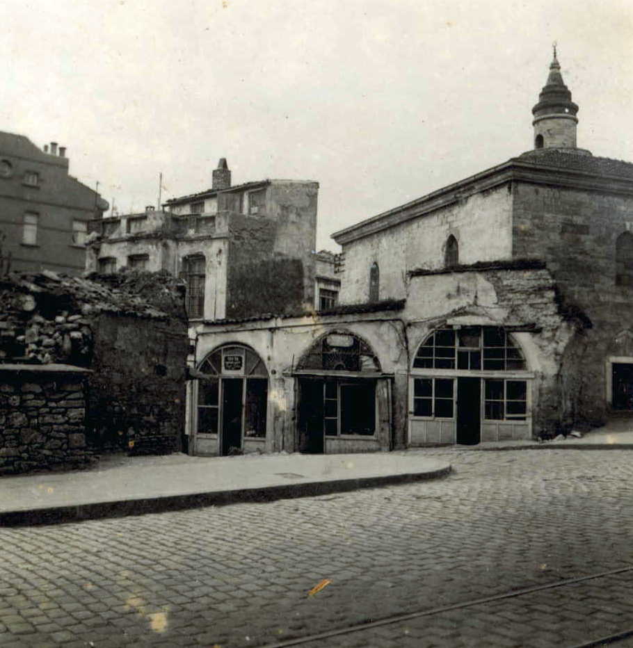 Shops in front of Dülgerzade Mosque, view from Macar Kardeşler street