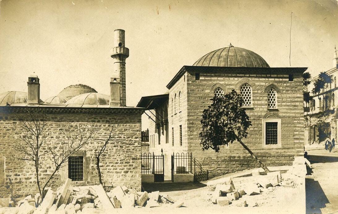 Kaptan Halil Pasha Mosque and the Millet Library in front -1929